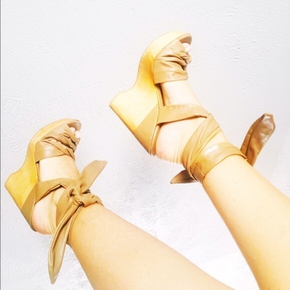 7 For All Mankind Leather Platform - Picture 3 of 6